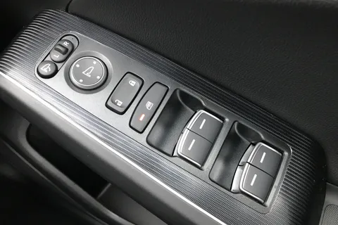 MC23UHG Honda Civic 2.0 eHEV Advance 5dr CVT Thumbnail #21