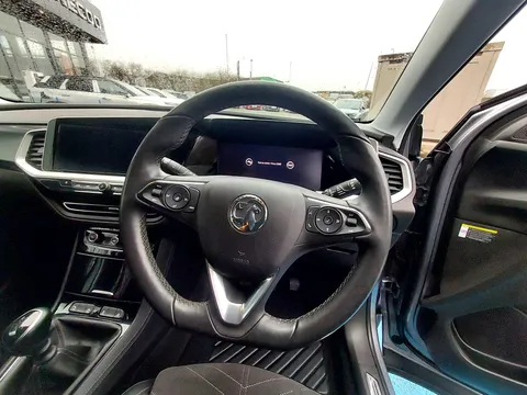 DE72YXU Vauxhall Grandland 1.2 Turbo Ultimate 5dr Thumbnail #11