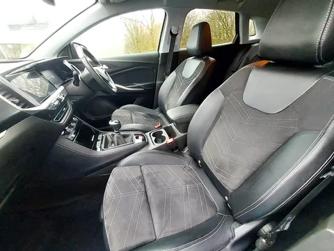 DE72YXU Vauxhall Grandland 1.2 Turbo Ultimate 5dr Thumbnail #13