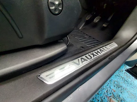 DE72YXU Vauxhall Grandland 1.2 Turbo Ultimate 5dr Thumbnail #15