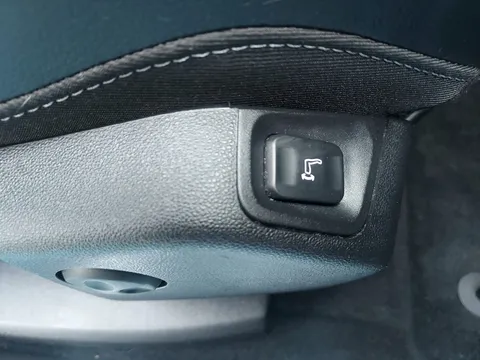 DE72YXU Vauxhall Grandland 1.2 Turbo Ultimate 5dr Thumbnail #28