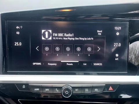 DE72YXU Vauxhall Grandland 1.2 Turbo Ultimate 5dr Thumbnail #32