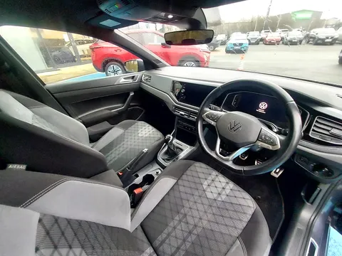 MK23ADU Volkswagen Polo 1.0 TSI R-Line 5dr Thumbnail #2