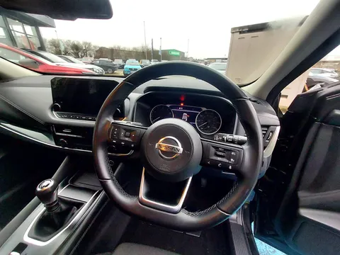 DX22YXD Nissan Qashqai 1.3 DiG-T MH N-Connecta 5dr Thumbnail #3