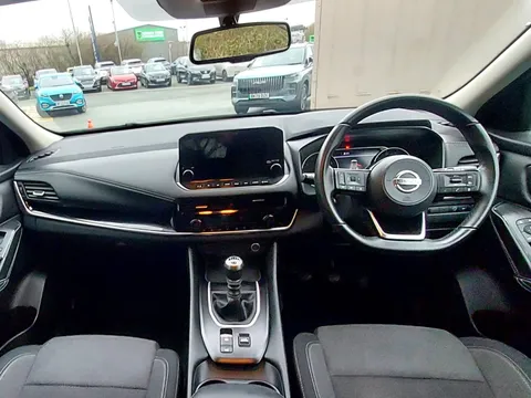 DX22YXD Nissan Qashqai 1.3 DiG-T MH N-Connecta 5dr Thumbnail #16