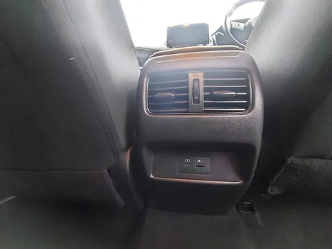 DX22YXD Nissan Qashqai 1.3 DiG-T MH N-Connecta 5dr Thumbnail #17