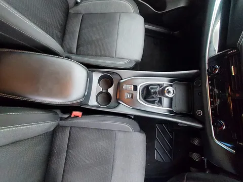 DX22YXD Nissan Qashqai 1.3 DiG-T MH N-Connecta 5dr Thumbnail #21