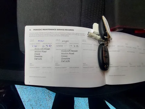 DX22YXD Nissan Qashqai 1.3 DiG-T MH N-Connecta 5dr Thumbnail #24