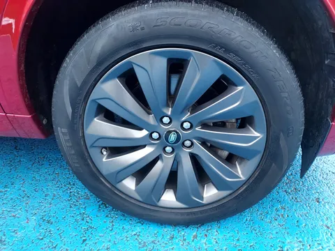 OW69CFE Land Rover Discovery Sport 2.0 D180 R-Dynamic SE 5dr Auto Thumbnail #18