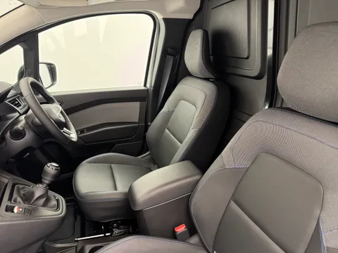 DP75OHK Nissan Townstar 1.3 Tekna+ Van Thumbnail #12