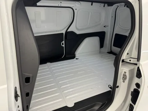 DP75FFS Nissan Townstar 1.3 Tekna+ Van Thumbnail #10