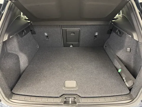 PJ70EBA Volvo XC40 2.0 B4P Inscription Pro 5dr Auto Thumbnail #29