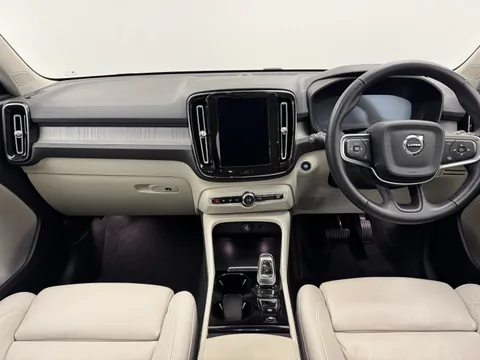 PJ70EBA Volvo XC40 2.0 B4P Inscription Pro 5dr Auto Thumbnail #12