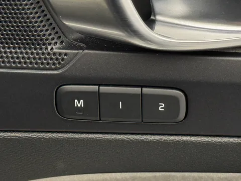 PJ70EBA Volvo XC40 2.0 B4P Inscription Pro 5dr Auto Thumbnail #22