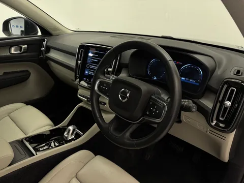 PJ70EBA Volvo XC40 2.0 B4P Inscription Pro 5dr Auto Thumbnail #23