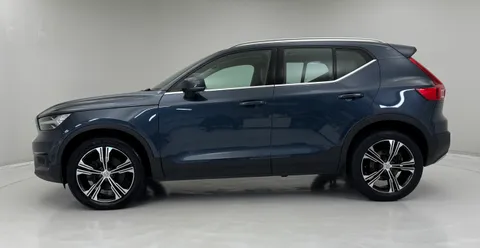 PJ70EBA Volvo XC40 2.0 B4P Inscription Pro 5dr Auto Thumbnail #3