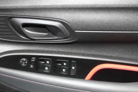 BG72FLZ Hyundai i20 1.0T GDi 48V MHD 120 N Line 5dr Thumbnail #18