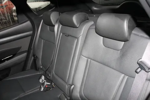 EF25CYG Hyundai Tucson 1.6T Plug-in Hybrid Ultimate 5dr Auto Thumbnail #11