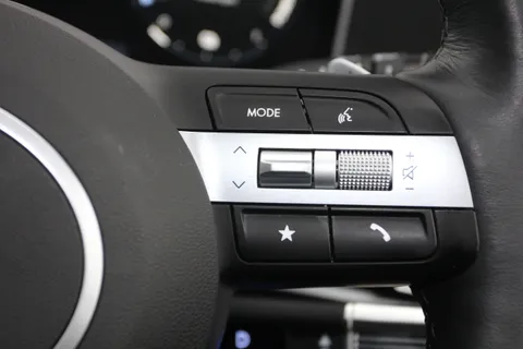 EF25CYG Hyundai Tucson 1.6T Plug-in Hybrid Ultimate 5dr Auto Thumbnail #24