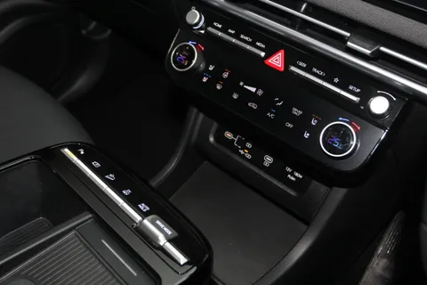 EF25CYG Hyundai Tucson 1.6T Plug-in Hybrid Ultimate 5dr Auto Thumbnail #28