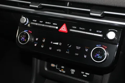 EF25CYG Hyundai Tucson 1.6T Plug-in Hybrid Ultimate 5dr Auto Thumbnail #30