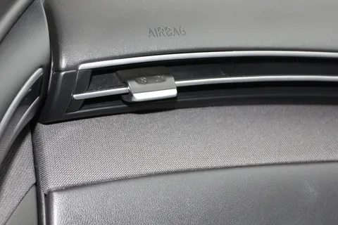 LD22XUT Hyundai Tucson 1.6 TGDi Hybrid 230 Ultimate 5dr 2WD Auto Thumbnail #13