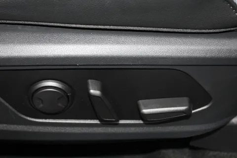 LD22XUT Hyundai Tucson 1.6 TGDi Hybrid 230 Ultimate 5dr 2WD Auto Thumbnail #24