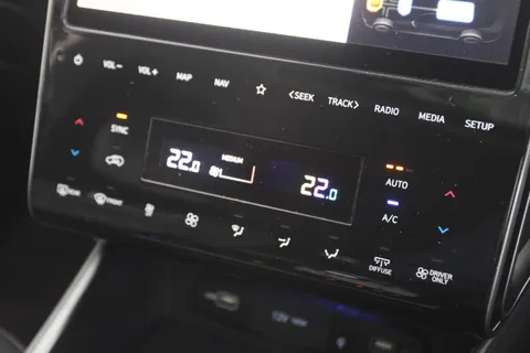 LD22XUT Hyundai Tucson 1.6 TGDi Hybrid 230 Ultimate 5dr 2WD Auto Thumbnail #34