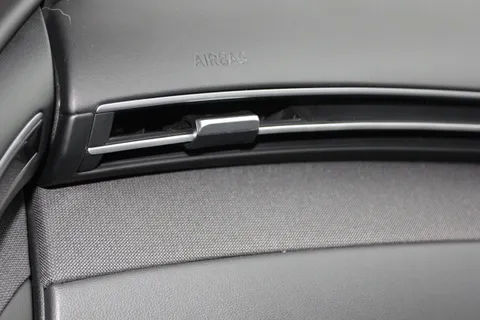 MH72NWM Hyundai Tucson 1.6 TGDi Hybrid 230 Premium 5dr 2WD Auto Thumbnail #12