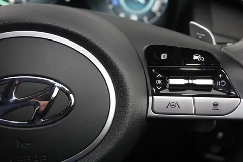 MH72NWM Hyundai Tucson 1.6 TGDi Hybrid 230 Premium 5dr 2WD Auto Thumbnail #23