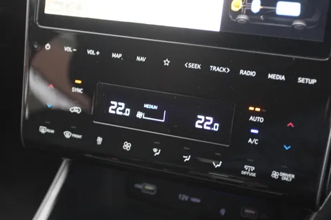 MH72NWM Hyundai Tucson 1.6 TGDi Hybrid 230 Premium 5dr 2WD Auto Thumbnail #29