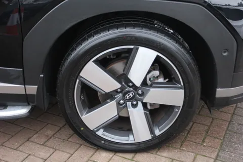 ET24YNJ Hyundai Santa Fe 1.6 TGDi Plug-in Hybrid Ultimate 5dr 4WD Auto Thumbnail #12