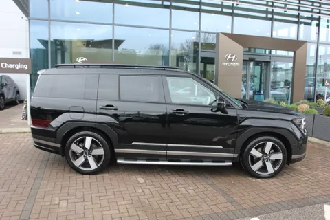 ET24YNJ Hyundai Santa Fe 1.6 TGDi Plug-in Hybrid Ultimate 5dr 4WD Auto Thumbnail #5