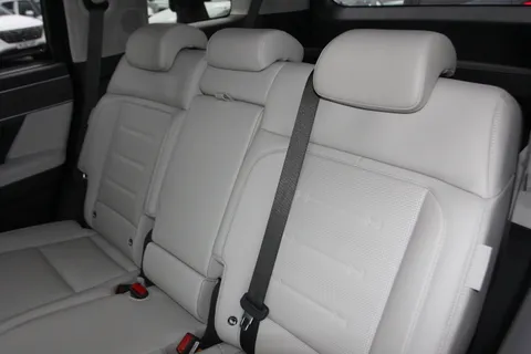 ET24YNJ Hyundai Santa Fe 1.6 TGDi Plug-in Hybrid Ultimate 5dr 4WD Auto Thumbnail #14