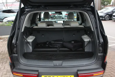 ET24YNJ Hyundai Santa Fe 1.6 TGDi Plug-in Hybrid Ultimate 5dr 4WD Auto Thumbnail #15