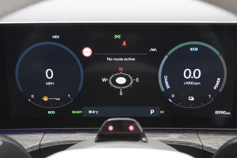 ET24YNJ Hyundai Santa Fe 1.6 TGDi Plug-in Hybrid Ultimate 5dr 4WD Auto Thumbnail #16