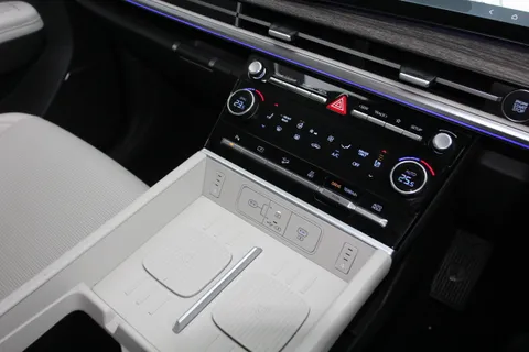 ET24YNJ Hyundai Santa Fe 1.6 TGDi Plug-in Hybrid Ultimate 5dr 4WD Auto Thumbnail #21