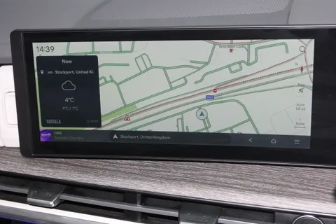 ET24YNJ Hyundai Santa Fe 1.6 TGDi Plug-in Hybrid Ultimate 5dr 4WD Auto Thumbnail #17