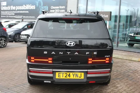 ET24YNJ Hyundai Santa Fe 1.6 TGDi Plug-in Hybrid Ultimate 5dr 4WD Auto Thumbnail #13