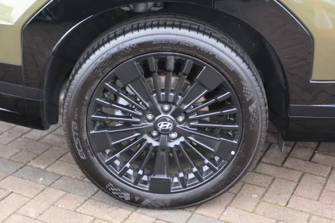 MA25VWV Hyundai Santa Fe 1.6 TGDi Plug-in Hybrid Calligraphy 5dr 4WD Auto Thumbnail #11