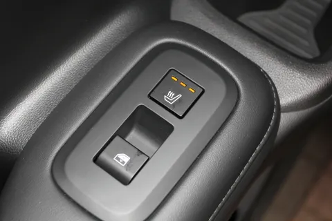 MA25VWV Hyundai Santa Fe 1.6 TGDi Plug-in Hybrid Calligraphy 5dr 4WD Auto Thumbnail #32