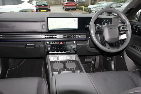 MA25VWV Hyundai Santa Fe 1.6 TGDi Plug-in Hybrid Calligraphy 5dr 4WD Auto Thumbnail #7