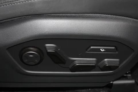 MA25VWV Hyundai Santa Fe 1.6 TGDi Plug-in Hybrid Calligraphy 5dr 4WD Auto Thumbnail #29