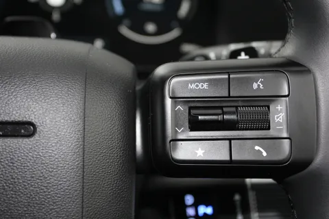 MA25VWV Hyundai Santa Fe 1.6 TGDi Plug-in Hybrid Calligraphy 5dr 4WD Auto Thumbnail #25