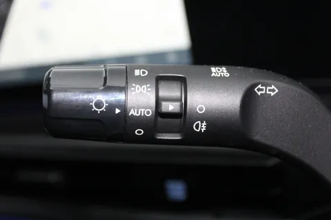 MA25VWV Hyundai Santa Fe 1.6 TGDi Plug-in Hybrid Calligraphy 5dr 4WD Auto Thumbnail #26