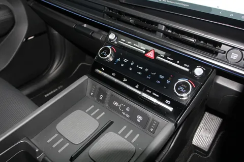 MA25VWV Hyundai Santa Fe 1.6 TGDi Plug-in Hybrid Calligraphy 5dr 4WD Auto Thumbnail #22