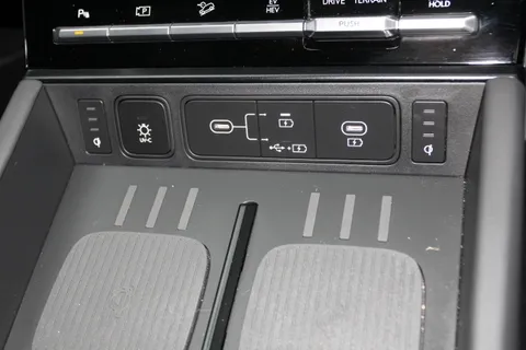 MA25VWV Hyundai Santa Fe 1.6 TGDi Plug-in Hybrid Calligraphy 5dr 4WD Auto Thumbnail #23