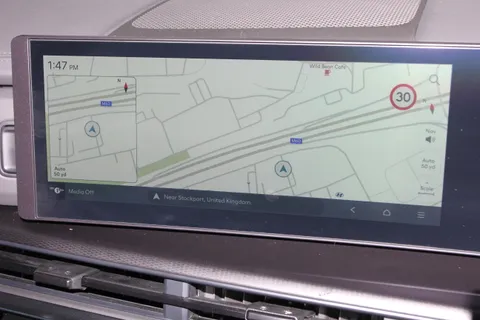 MA25VWV Hyundai Santa Fe 1.6 TGDi Plug-in Hybrid Calligraphy 5dr 4WD Auto Thumbnail #17