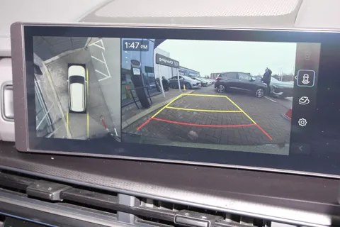 MA25VWV Hyundai Santa Fe 1.6 TGDi Plug-in Hybrid Calligraphy 5dr 4WD Auto Thumbnail #18