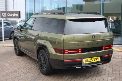 MA25VWV Hyundai Santa Fe 1.6 TGDi Plug-in Hybrid Calligraphy 5dr 4WD Auto Thumbnail #4